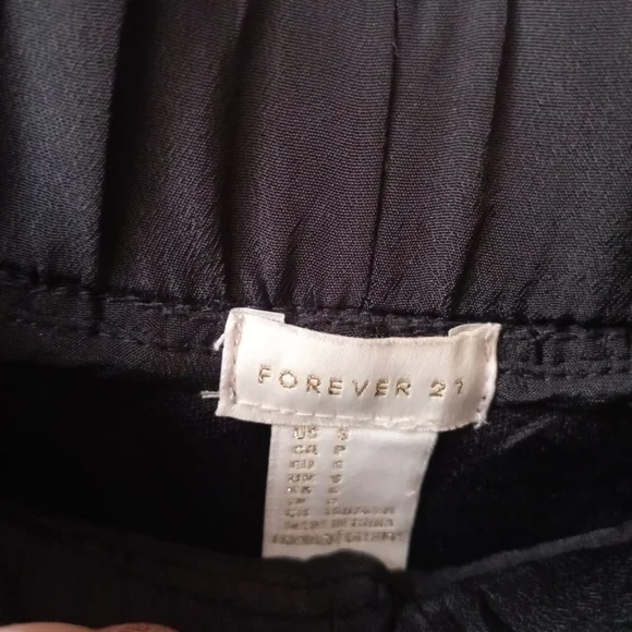 🍓 Forever 21 Sequin Dolphin Shorts New - Picture 7 of 17